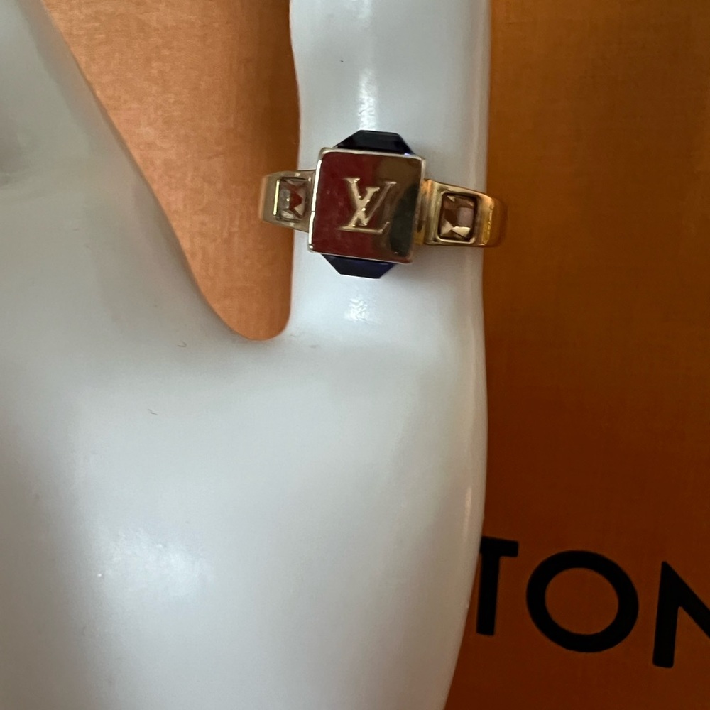 Louis Vuitton Crystal Gamble Ring - Picture 11 of 11